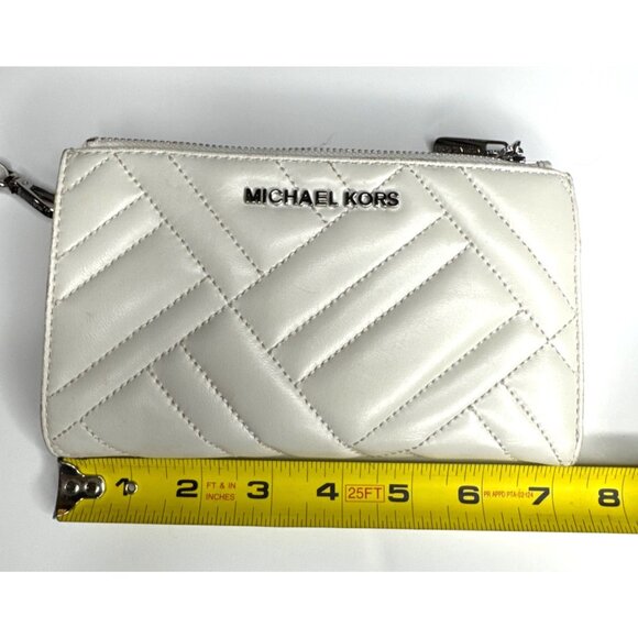 Michael Kors Quilted White Leather Wristlet Wallet - Picture 15 of 16
